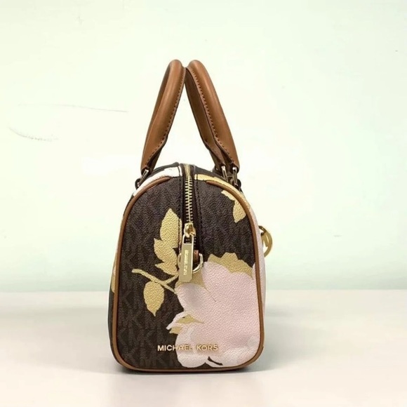 🌼🌼BEAUTIFUL MICHAEL KORS BAG🌼🌼 - Picture 5 of 9